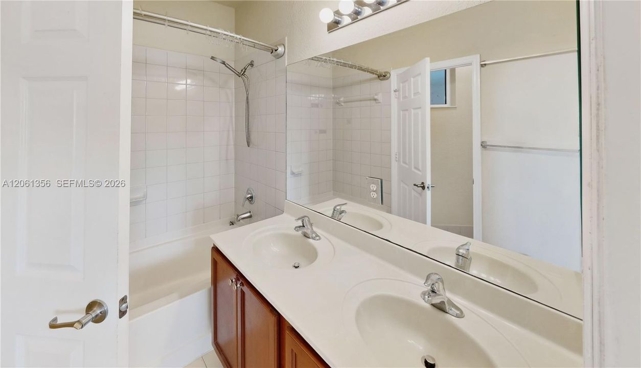 For Sale: $427,000 (3 beds, 2 baths, 1500 Square Feet)