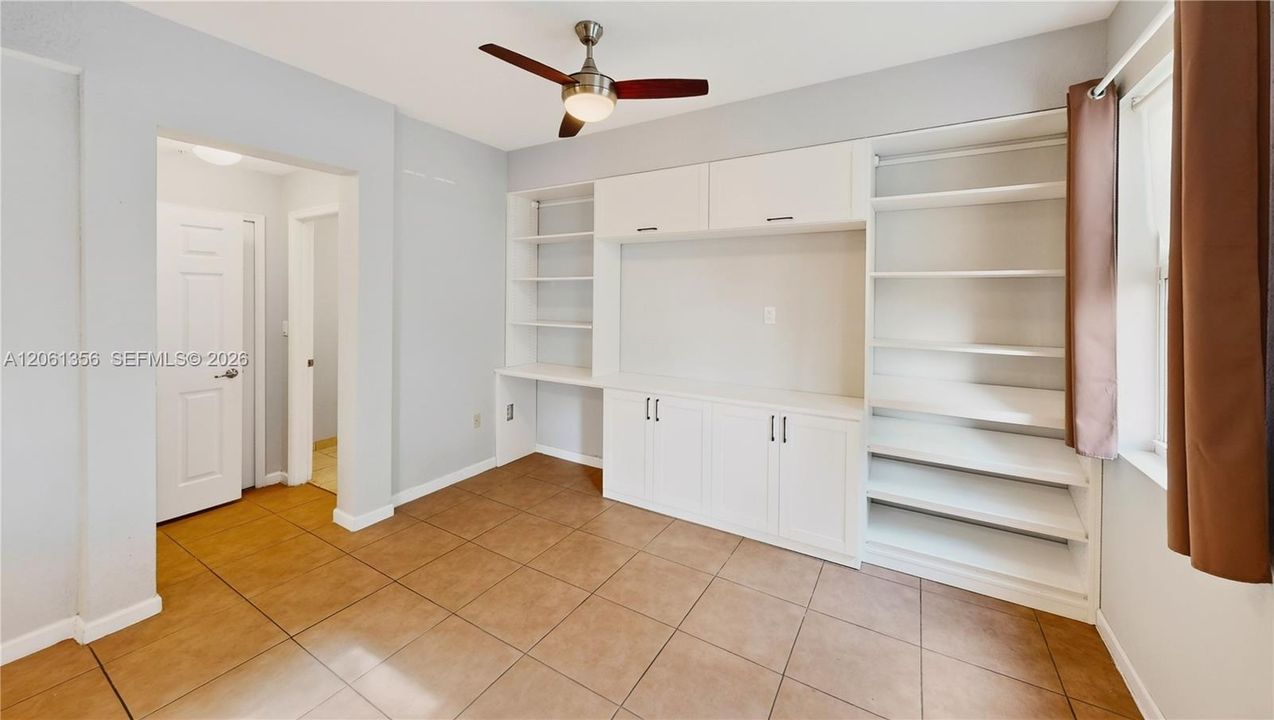 For Sale: $427,000 (3 beds, 2 baths, 1500 Square Feet)