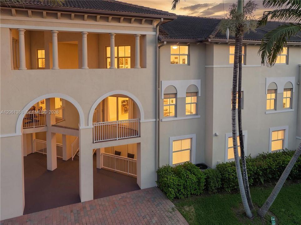 For Sale: $427,000 (3 beds, 2 baths, 1500 Square Feet)
