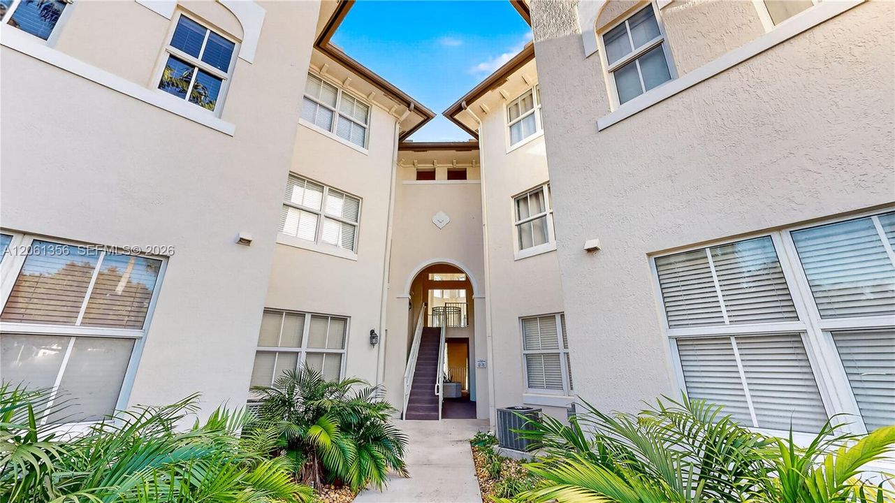 For Sale: $427,000 (3 beds, 2 baths, 1500 Square Feet)