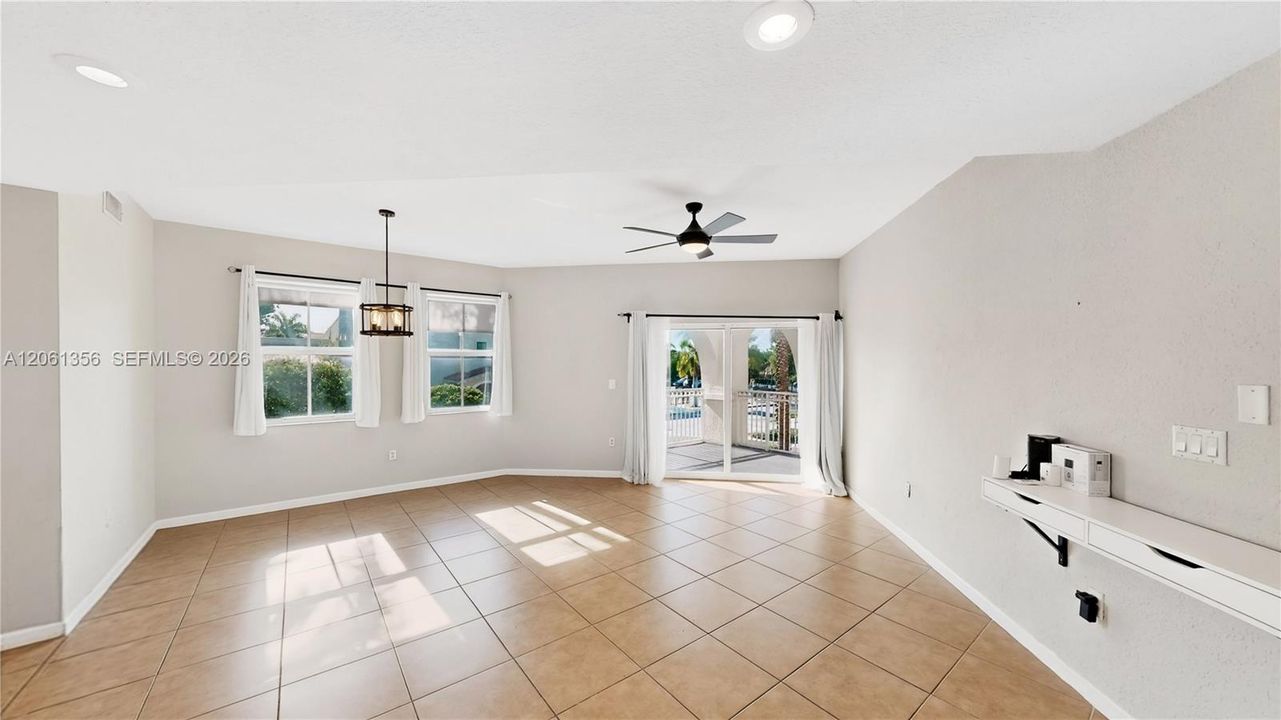 For Sale: $427,000 (3 beds, 2 baths, 1500 Square Feet)