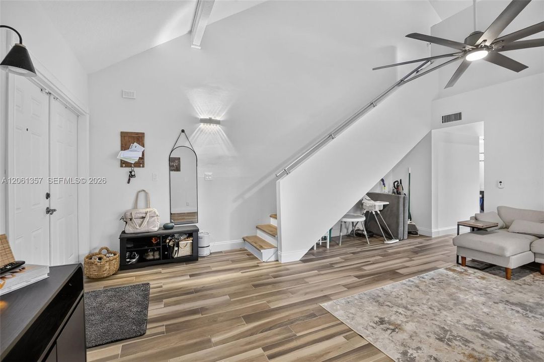 На продажу: $609,000 (4 спален, 3 ванн, 1960 Квадратных фут)