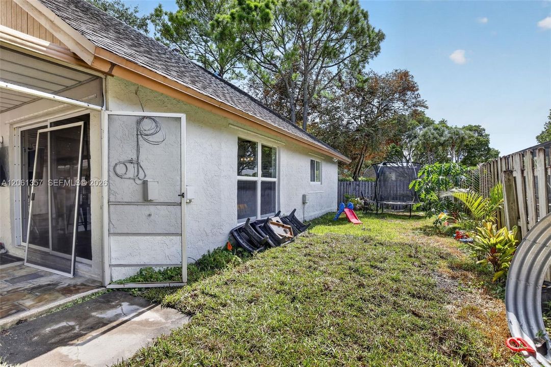 На продажу: $609,000 (4 спален, 3 ванн, 1960 Квадратных фут)