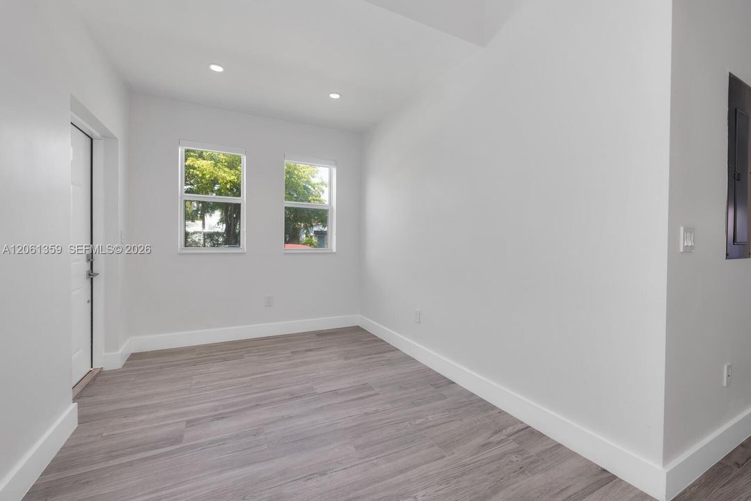 В аренду: $2,950 (2 спален, 1 ванн, 750 Квадратных фут)