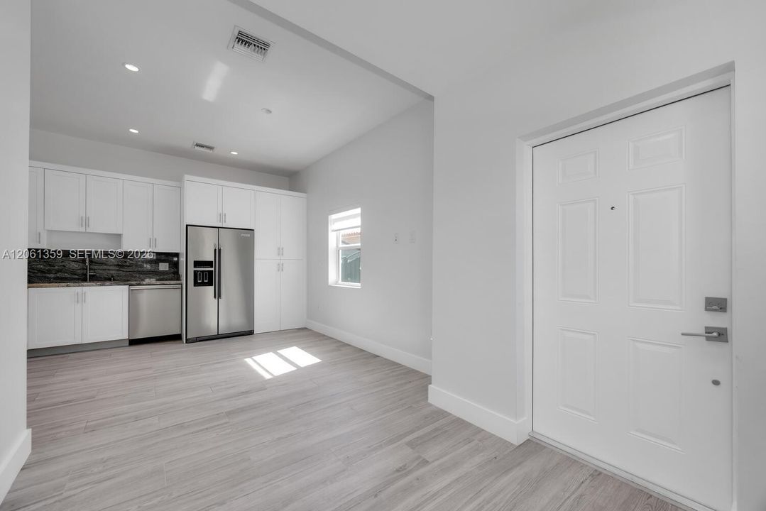 В аренду: $2,950 (2 спален, 1 ванн, 750 Квадратных фут)