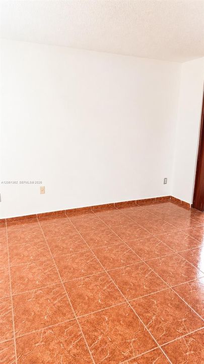 В аренду: $2,500 (2 спален, 2 ванн, 1030 Квадратных фут)