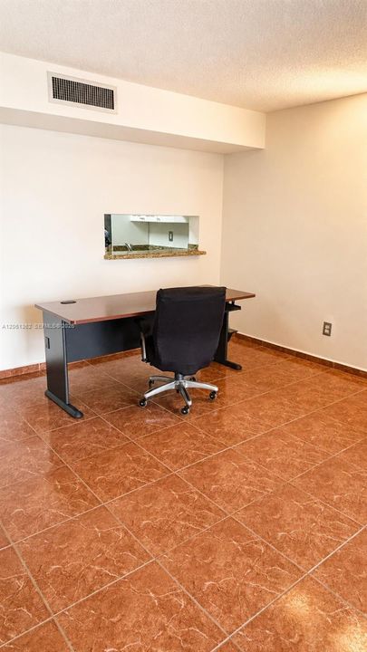 В аренду: $2,500 (2 спален, 2 ванн, 1030 Квадратных фут)