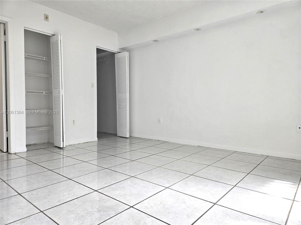 For Rent: $2,100 (2 beds, 2 baths, 850 Square Feet)