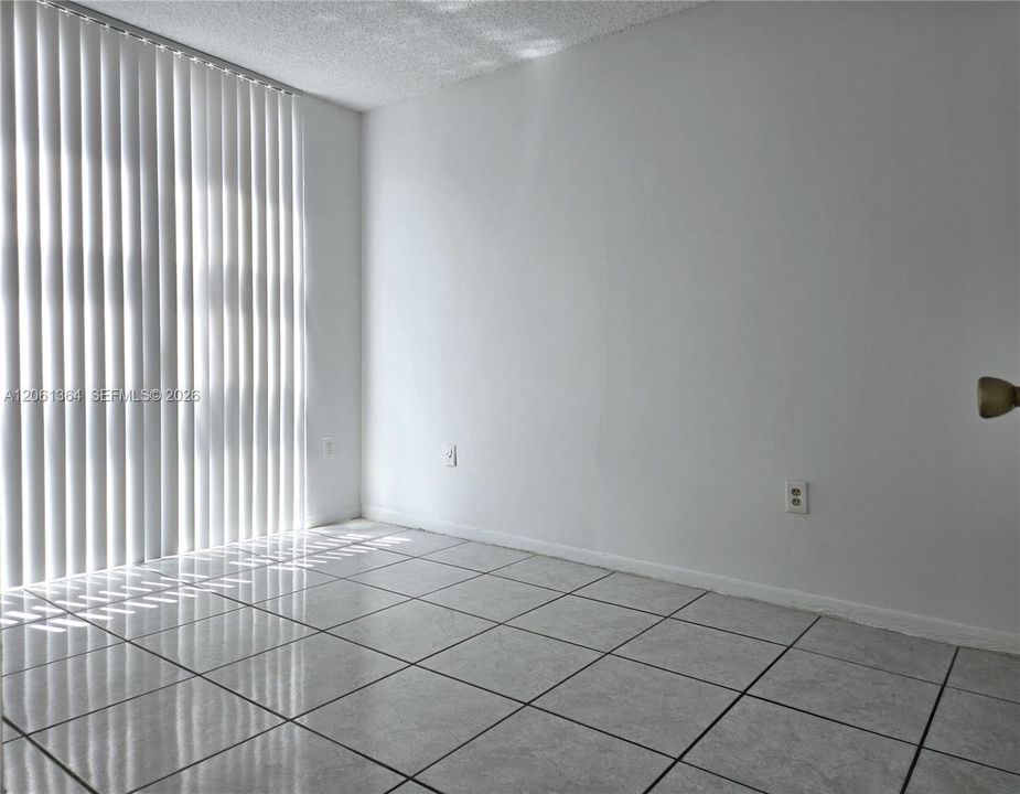 For Rent: $2,100 (2 beds, 2 baths, 850 Square Feet)
