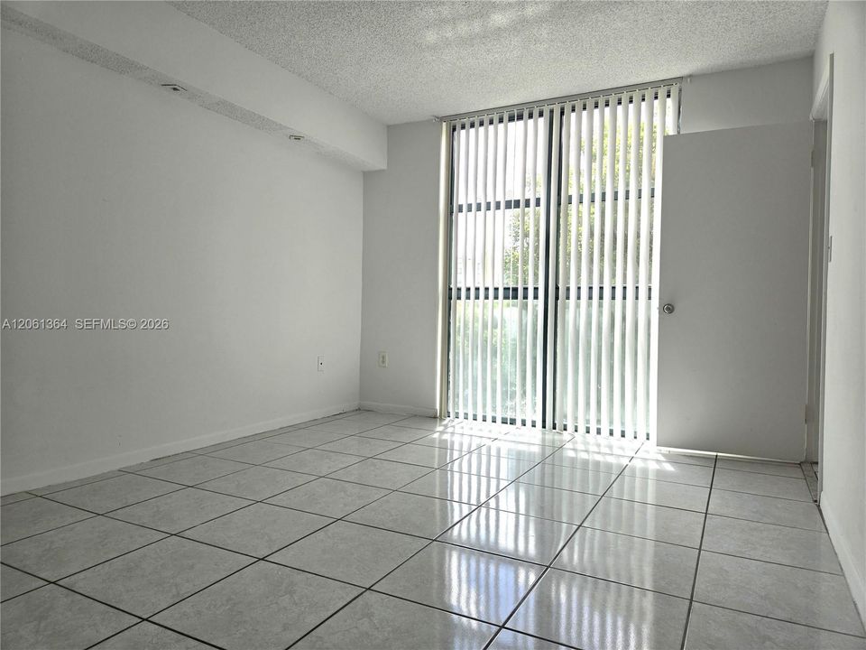 For Rent: $2,100 (2 beds, 2 baths, 850 Square Feet)