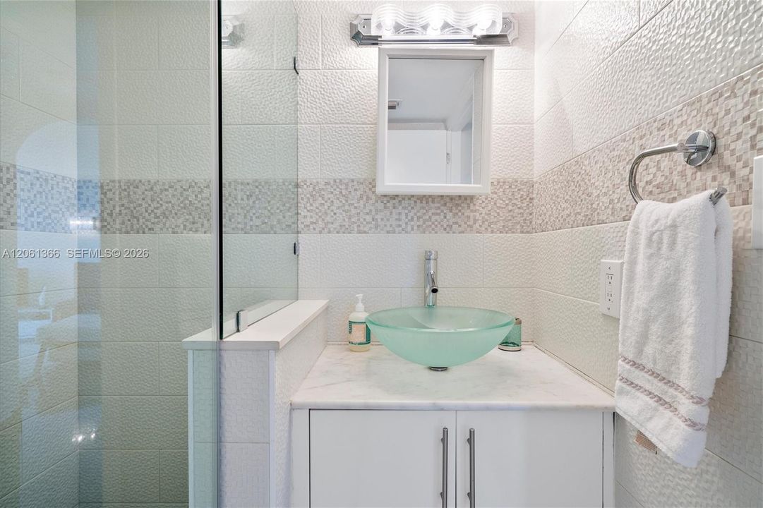 For Rent: $4,600 (2 beds, 2 baths, 1040 Square Feet)