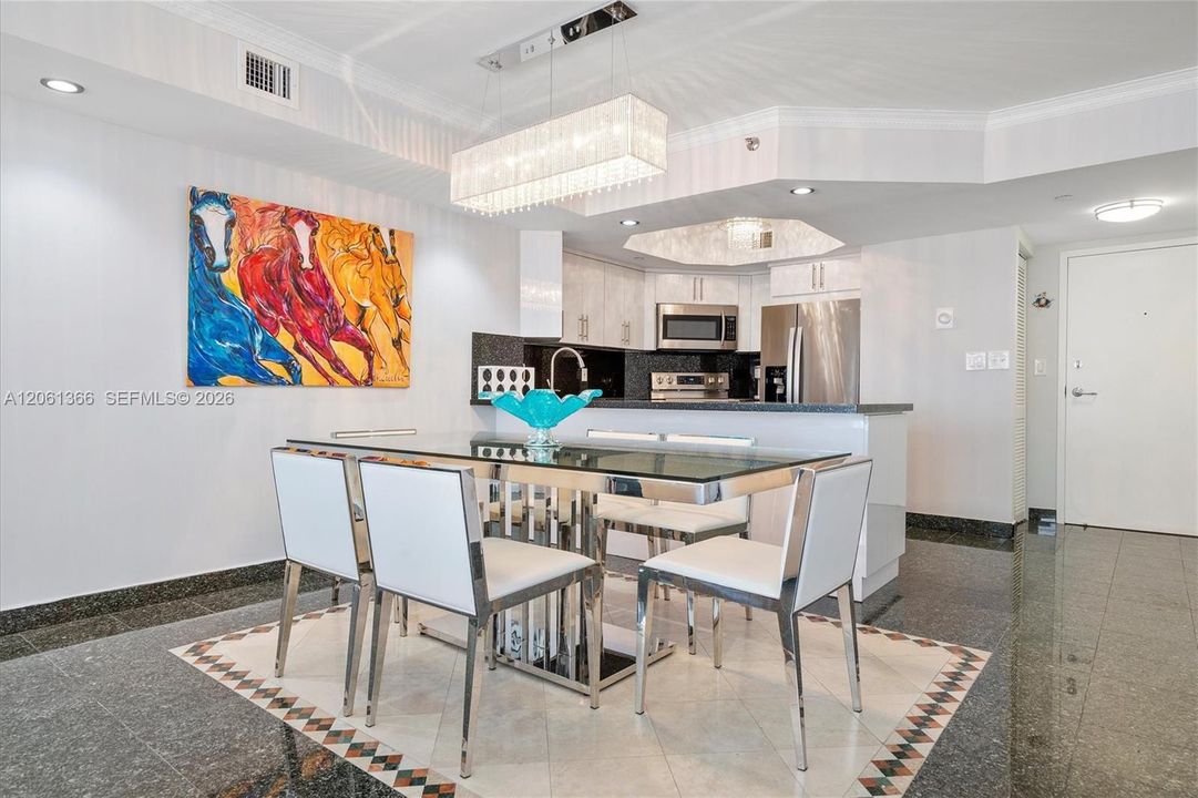 For Rent: $4,600 (2 beds, 2 baths, 1040 Square Feet)