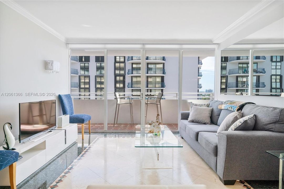For Rent: $4,600 (2 beds, 2 baths, 1040 Square Feet)