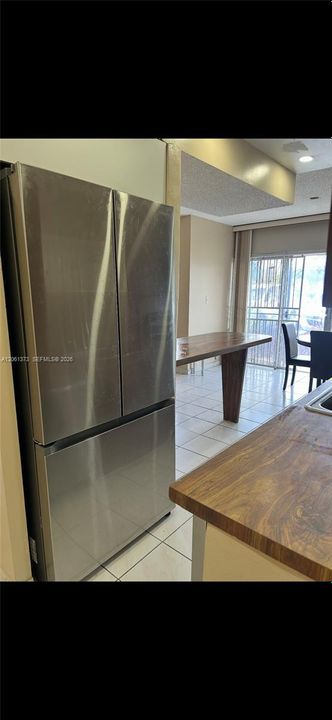 На продажу: $350,000 (2 спален, 1 ванн, 777 Квадратных фут)