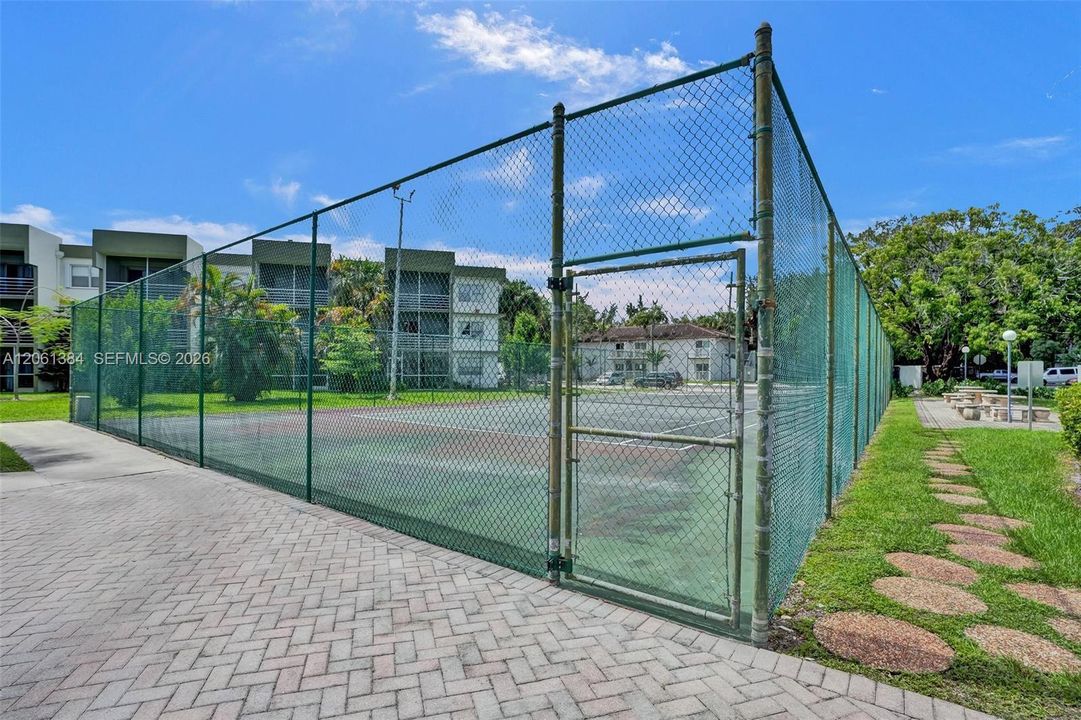 En Venta: $182,000 (2 camas, 2 baños, 1252 Pies cuadrados)