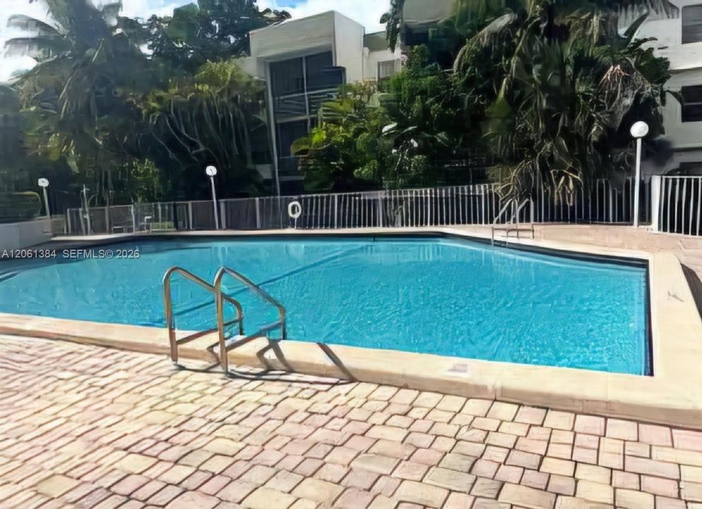 En Venta: $182,000 (2 camas, 2 baños, 1252 Pies cuadrados)
