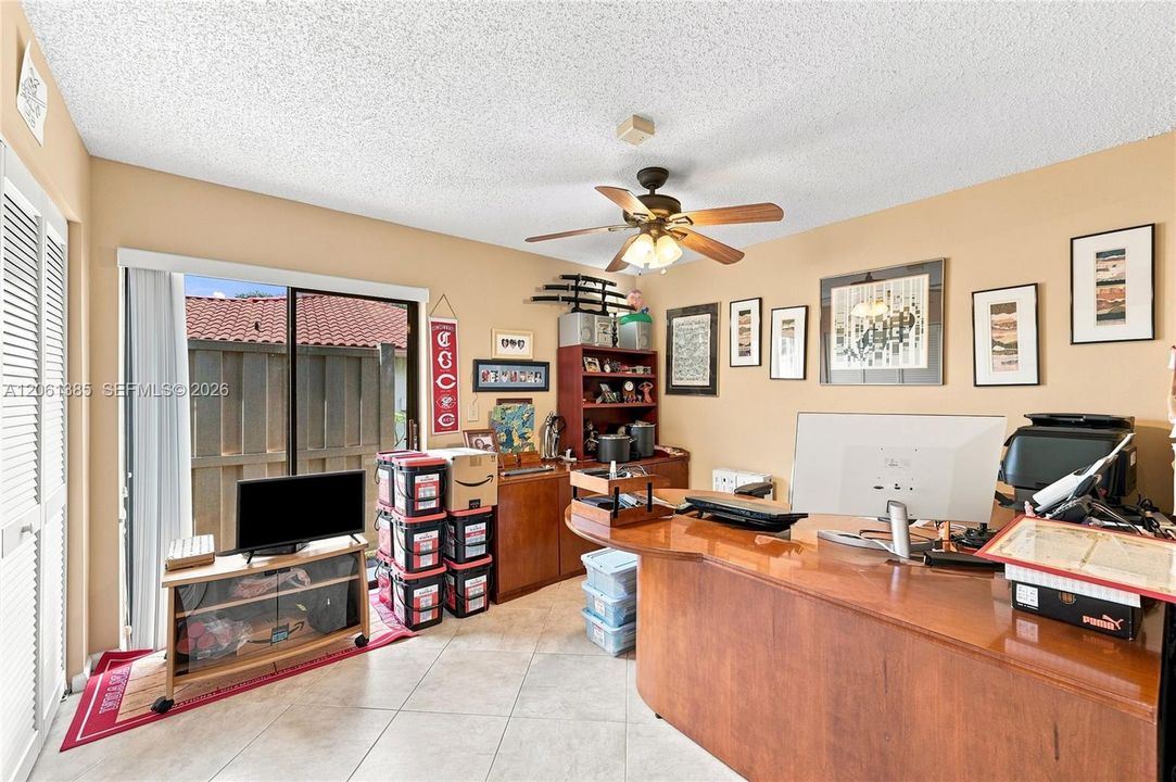 En Venta: $719,000 (4 camas, 2 baños, 2118 Pies cuadrados)