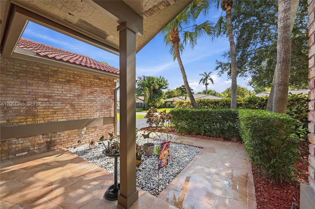 En Venta: $719,000 (4 camas, 2 baños, 2118 Pies cuadrados)