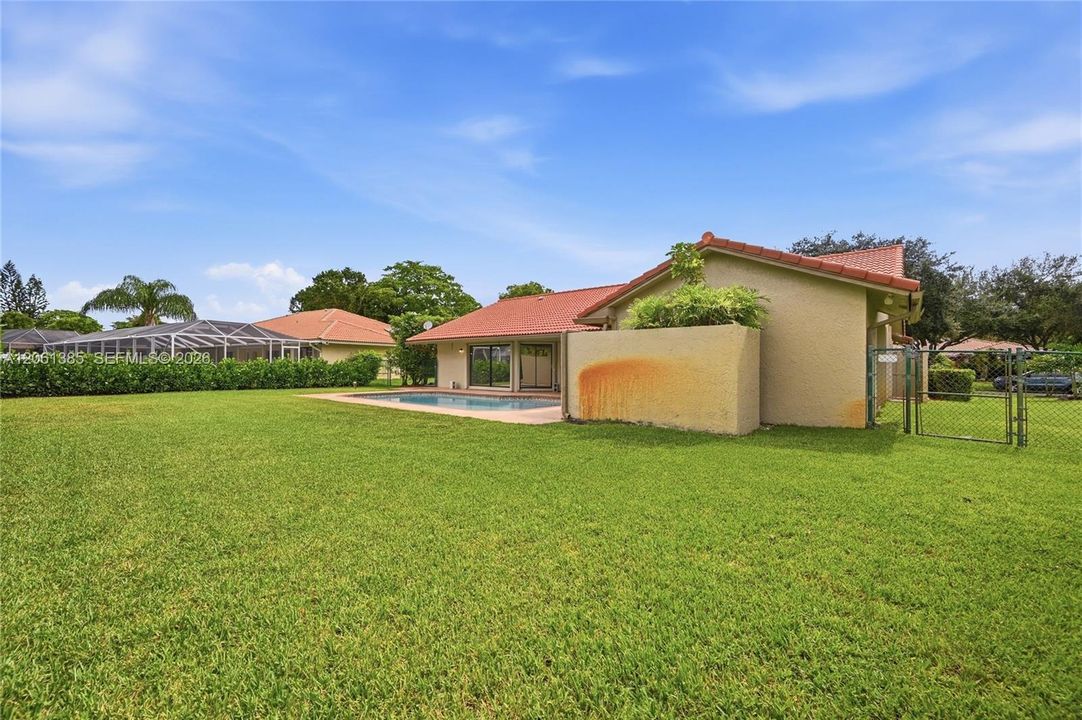 En Venta: $719,000 (4 camas, 2 baños, 2118 Pies cuadrados)