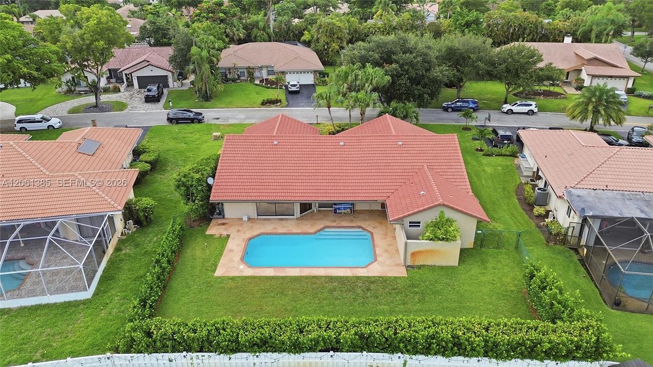 En Venta: $719,000 (4 camas, 2 baños, 2118 Pies cuadrados)