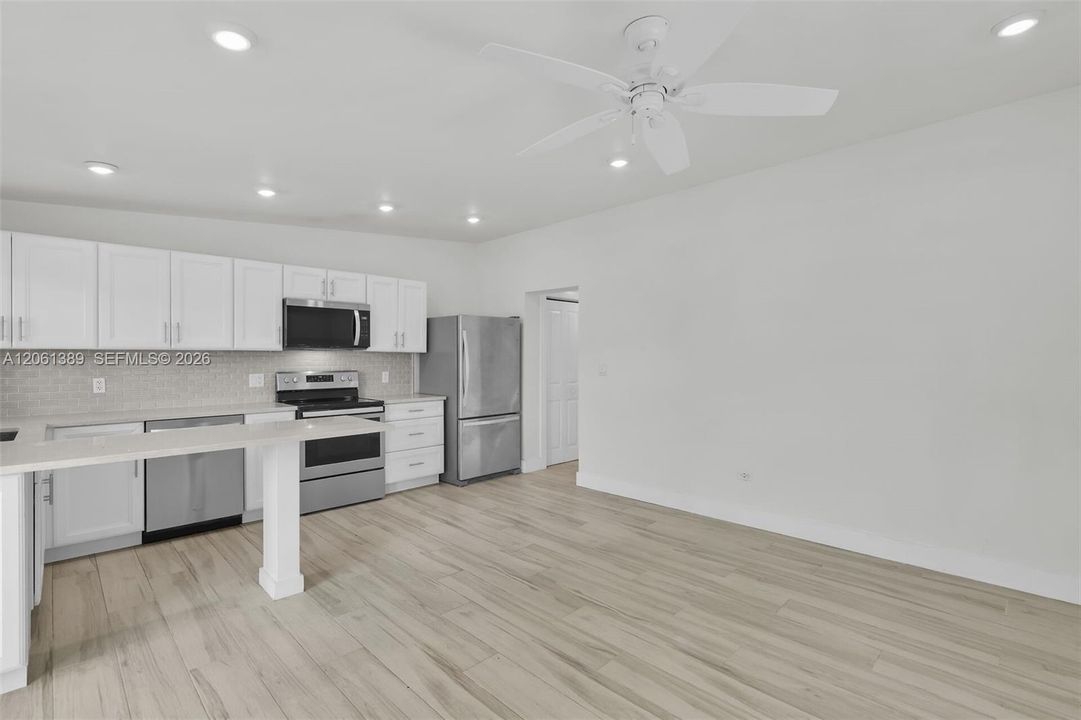En Venta: $2,899,000 (0 camas, 0 baños, 2409 Pies cuadrados)