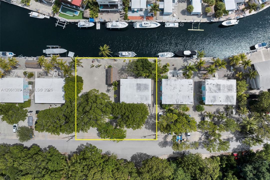 En Venta: $2,899,000 (0 camas, 0 baños, 2409 Pies cuadrados)