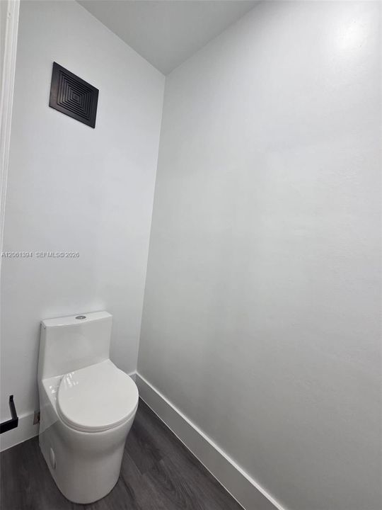 В аренду: $2,700 (2 спален, 1 ванн, 1114 Квадратных фут)