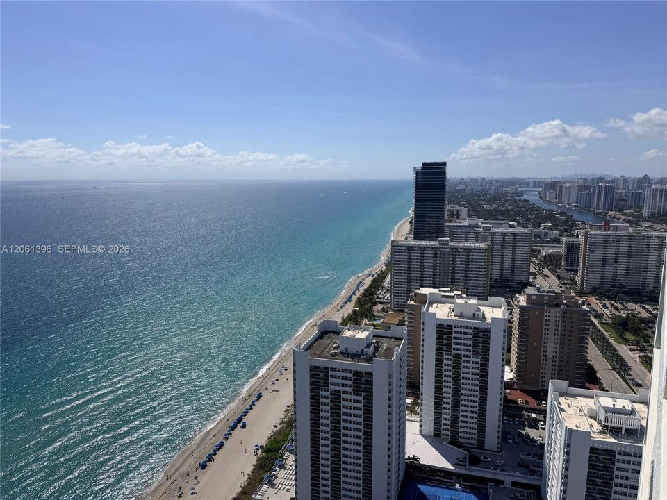 For Rent: $7,500 (3 beds, 4 baths, 2570 Square Feet)