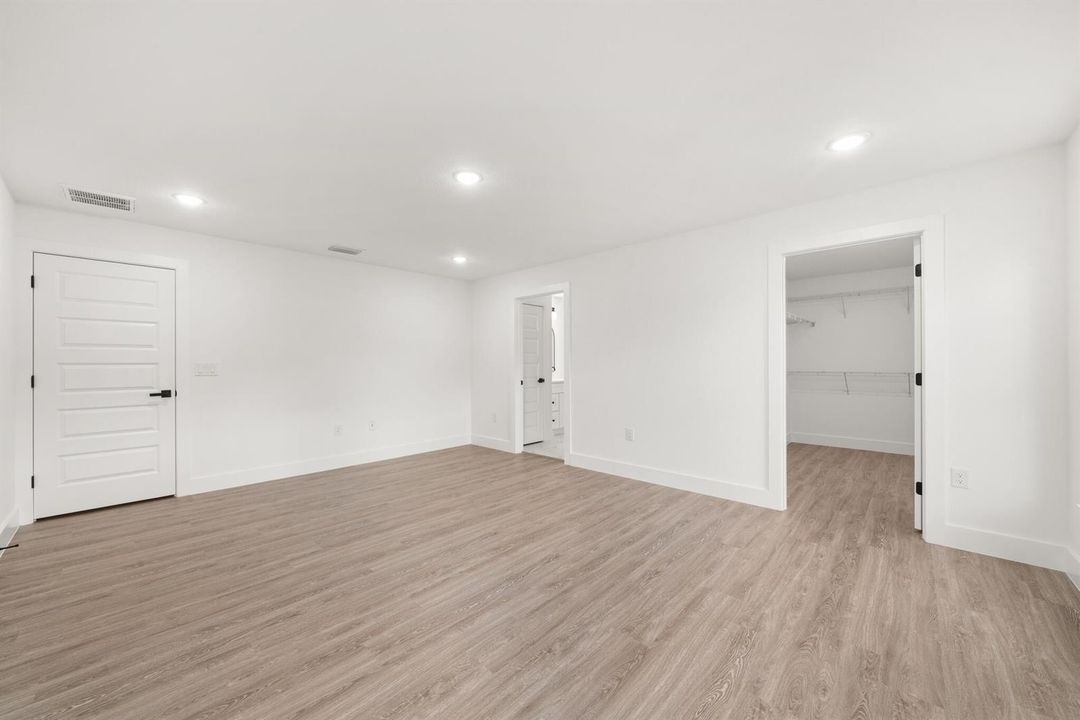 interior - master bedroom 3