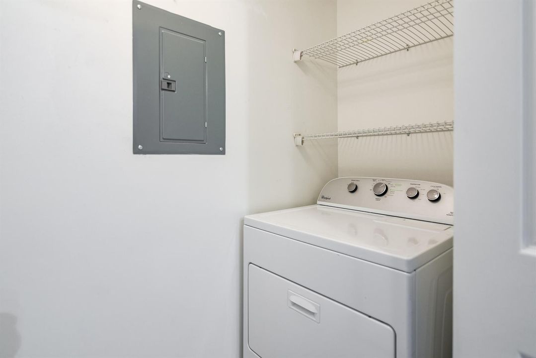 4907 Midtown Ln_1212_Linda Grady_2