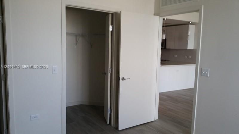 В аренду: $4,600 (2 спален, 2 ванн, 1097 Квадратных фут)