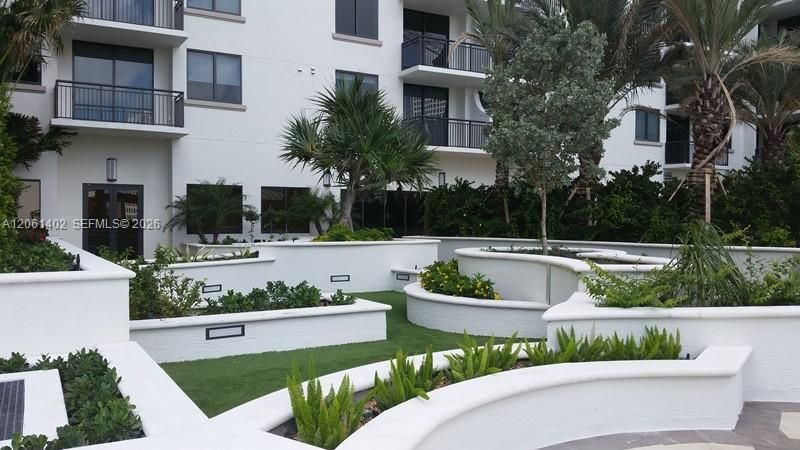 В аренду: $4,600 (2 спален, 2 ванн, 1097 Квадратных фут)