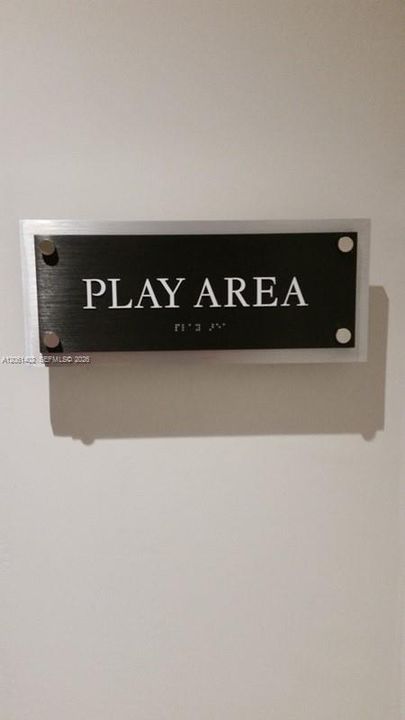 В аренду: $4,600 (2 спален, 2 ванн, 1097 Квадратных фут)