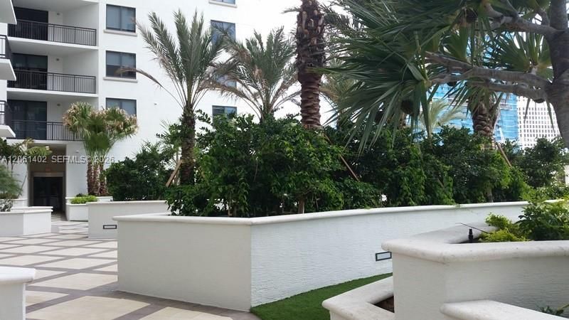 В аренду: $4,600 (2 спален, 2 ванн, 1097 Квадратных фут)
