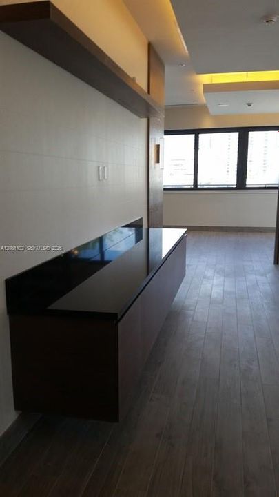 В аренду: $4,600 (2 спален, 2 ванн, 1097 Квадратных фут)