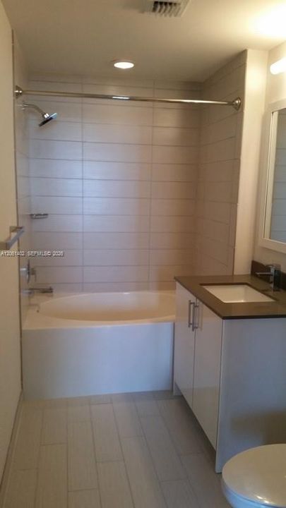 В аренду: $4,600 (2 спален, 2 ванн, 1097 Квадратных фут)