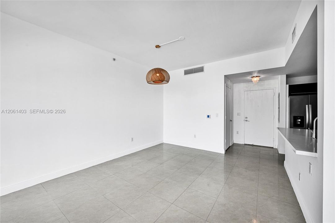 En Venta: $1,750,000 (3 camas, 3 baños, 2456 Pies cuadrados)