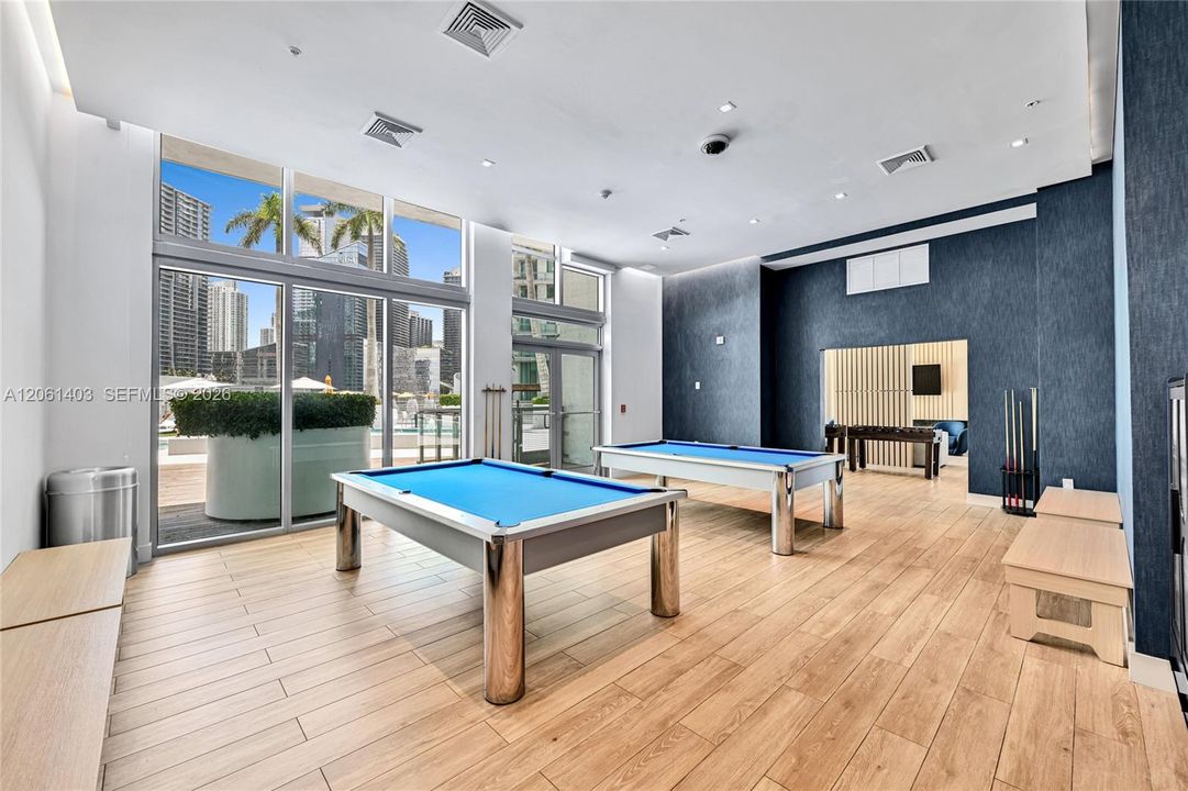 En Venta: $1,750,000 (3 camas, 3 baños, 2456 Pies cuadrados)