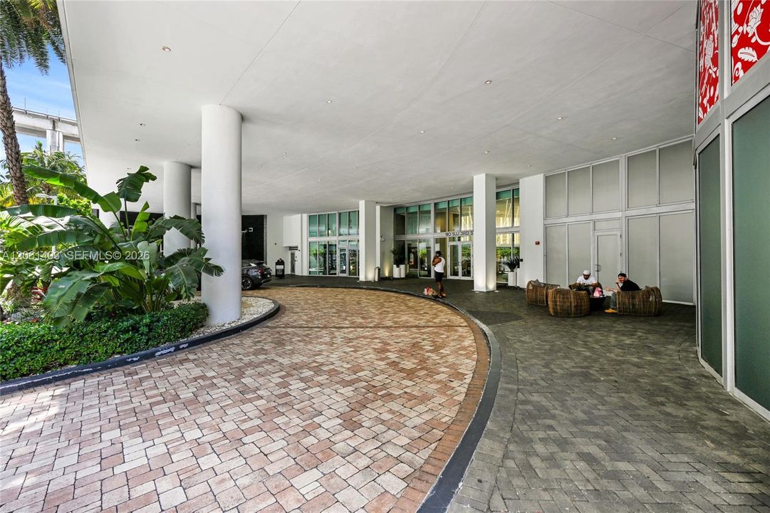 En Venta: $1,750,000 (3 camas, 3 baños, 2456 Pies cuadrados)