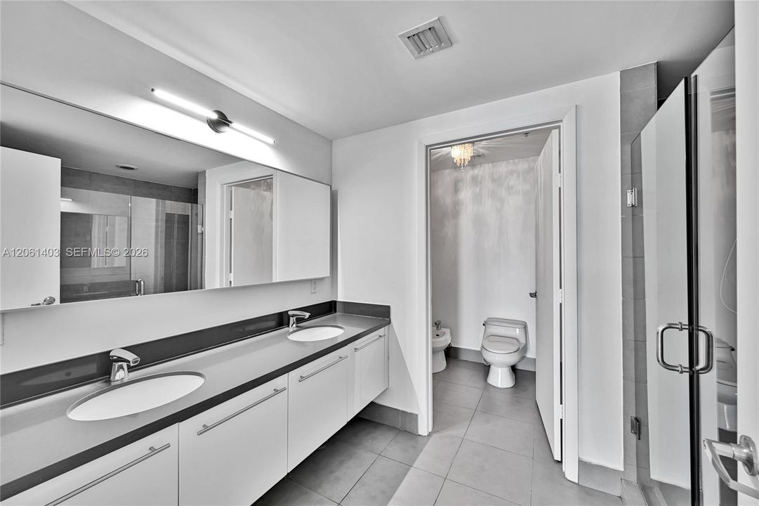 En Venta: $1,750,000 (3 camas, 3 baños, 2456 Pies cuadrados)