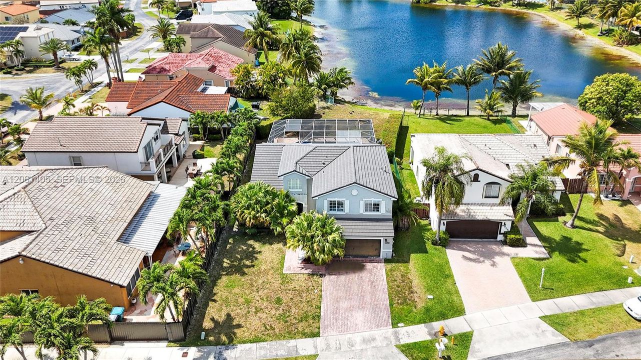 На продажу: $830,000 (3 спален, 2 ванн, 2202 Квадратных фут)