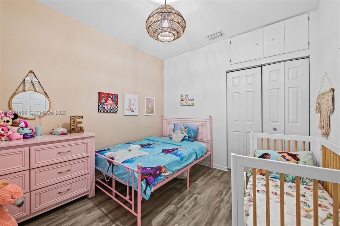 На продажу: $399,900 (3 спален, 2 ванн, 1356 Квадратных фут)