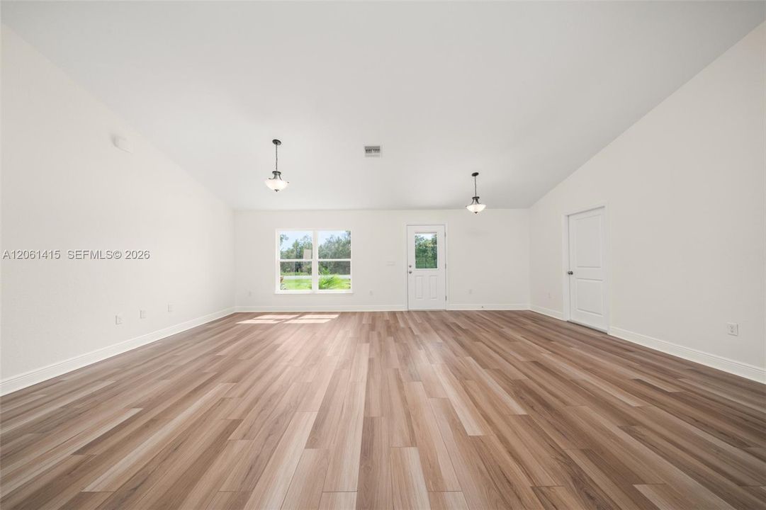 En Venta: $292,000 (3 camas, 2 baños, 1795 Pies cuadrados)