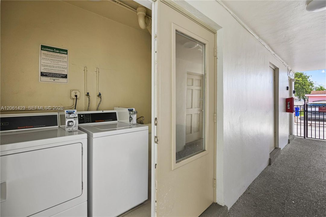 В аренду: $2,195 (2 спален, 1 ванн, 950 Квадратных фут)