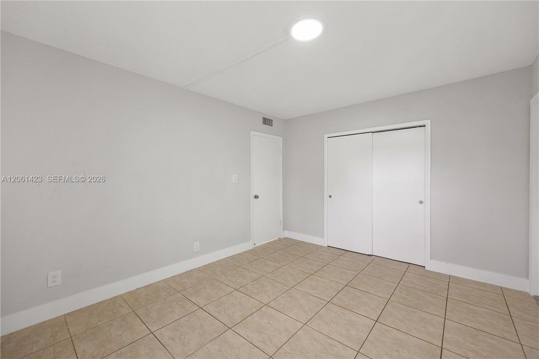 В аренду: $2,195 (2 спален, 1 ванн, 950 Квадратных фут)