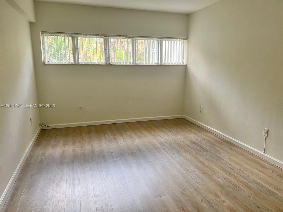 В аренду: $1,900 (1 спален, 1 ванн, 666 Квадратных фут)