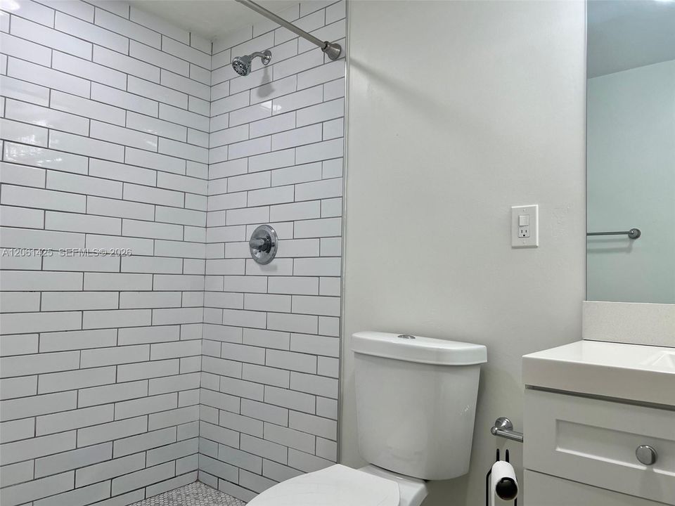 В аренду: $1,900 (1 спален, 1 ванн, 666 Квадратных фут)