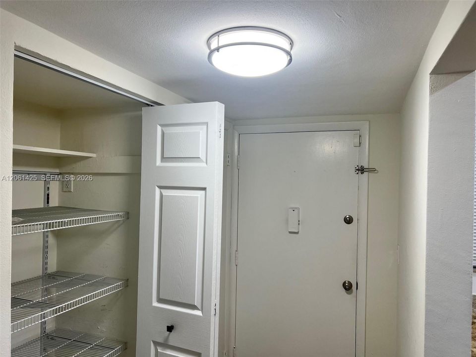 В аренду: $1,900 (1 спален, 1 ванн, 666 Квадратных фут)