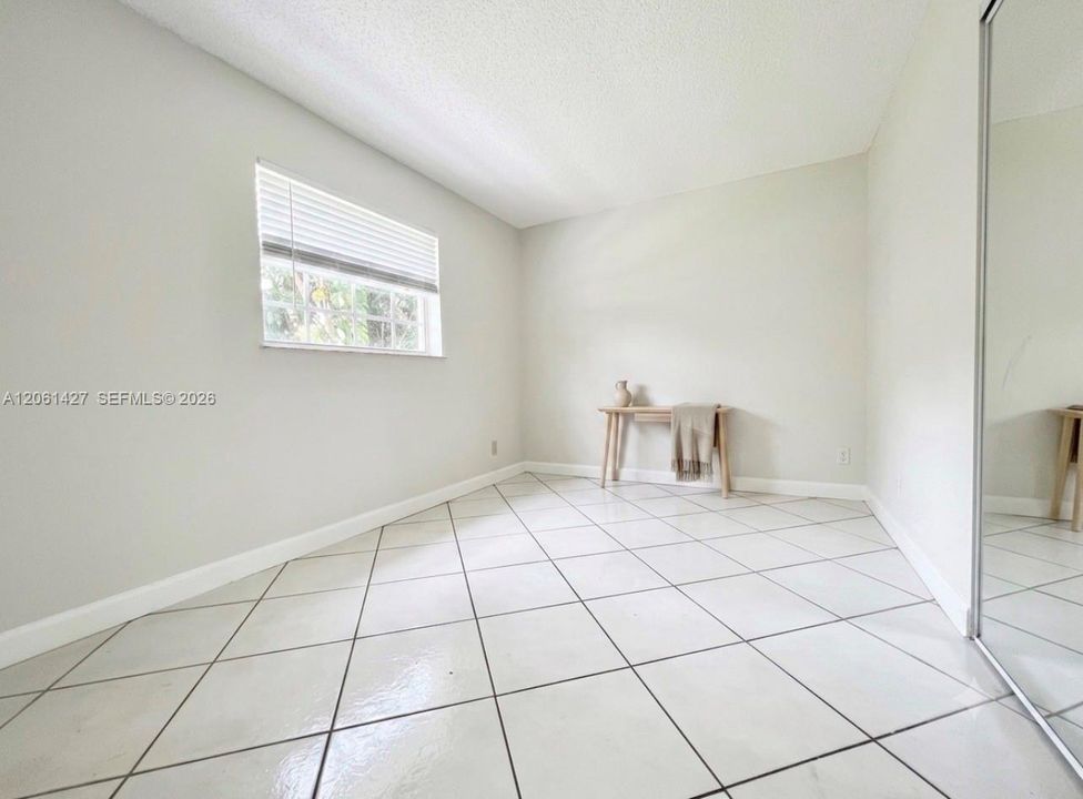 For Rent: $1,995 (2 beds, 1 baths, 2636 Square Feet)