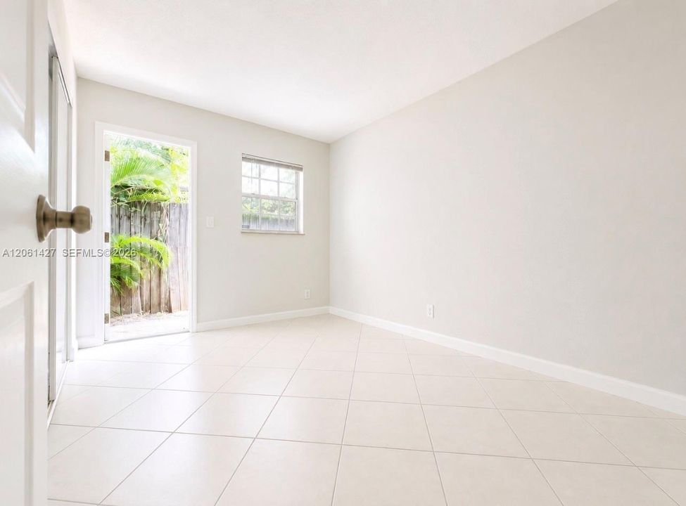 For Rent: $1,995 (2 beds, 1 baths, 2636 Square Feet)